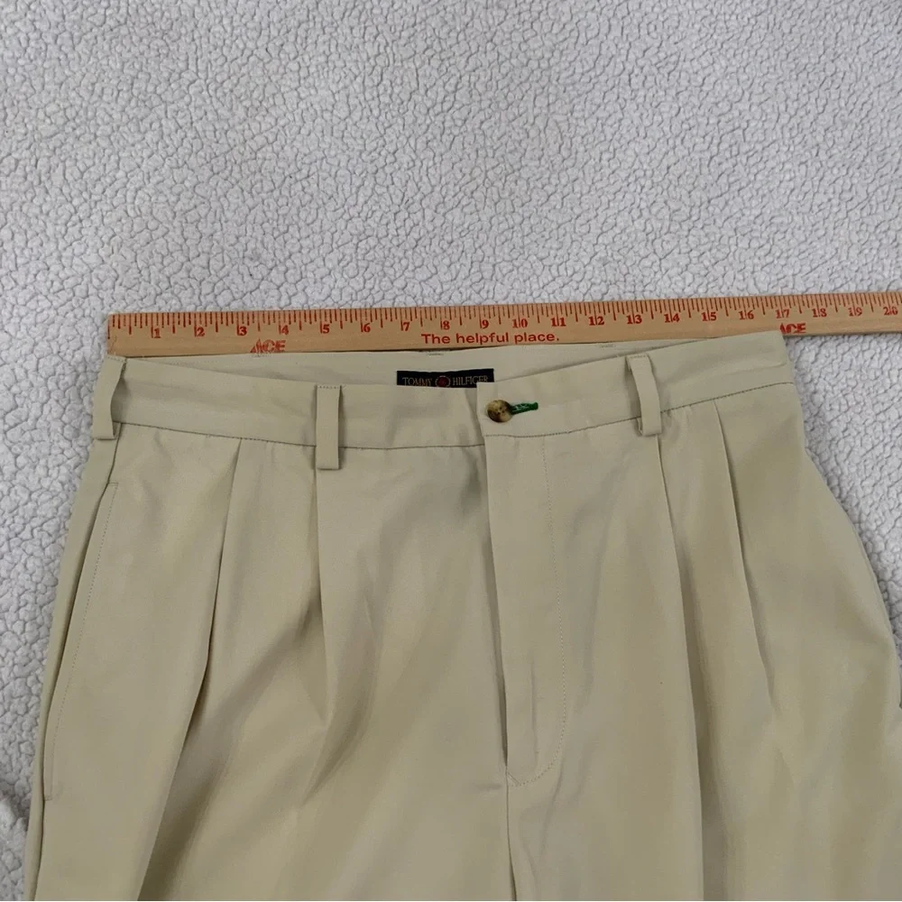 Tommy Hilfiger Golf Pants Men’s 34x30 Khaki Tan Pockets Pleated Straight Leg